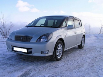 Toyota opa 2000г