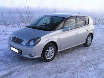 Toyota opa 2000г