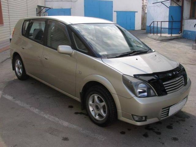 Toyota opa 2000г