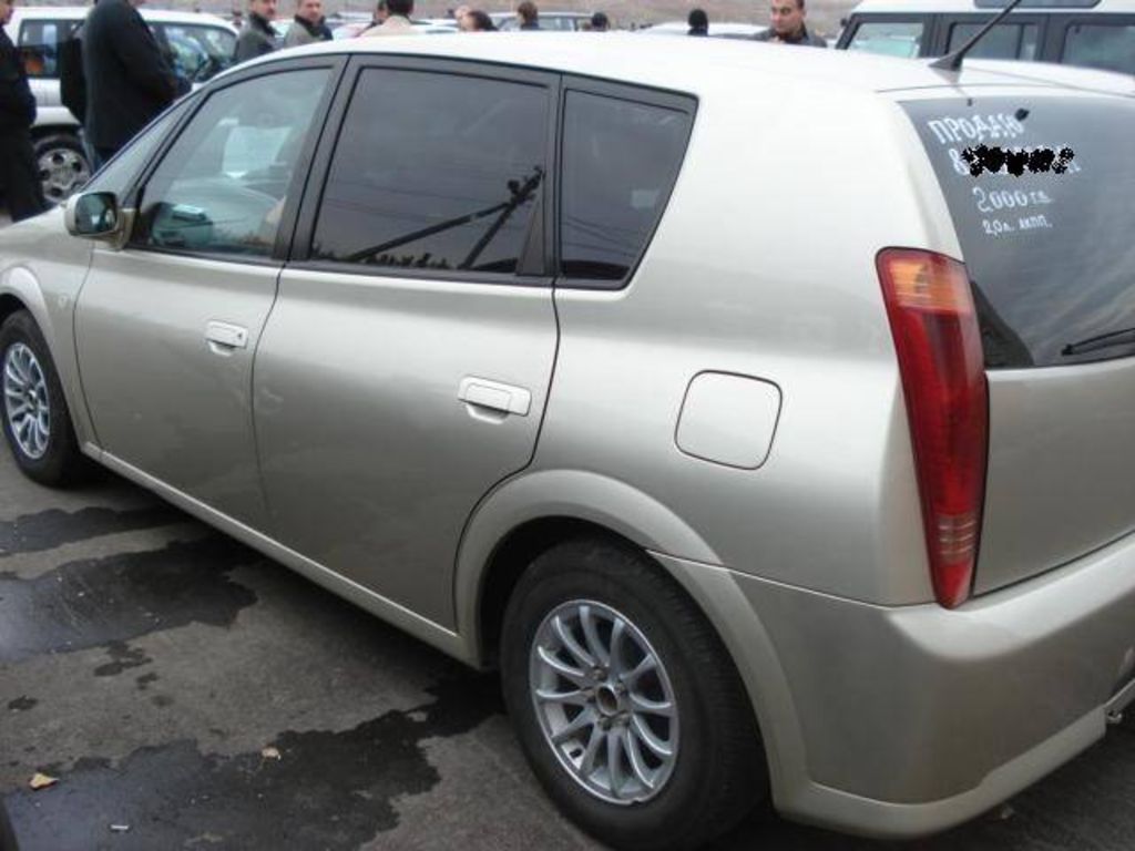 2000 Toyota Opa