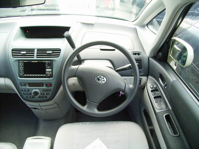 2000 Toyota Opa Pictures