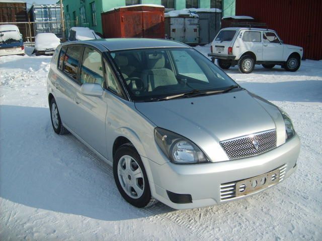 2001 Toyota Opa