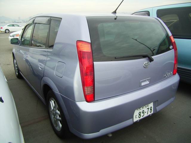 2001 Toyota Opa Pictures
