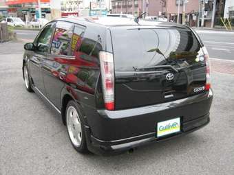 2005 Toyota Opa Photos