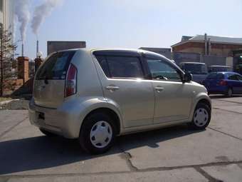 2004 Toyota Passo Pictures