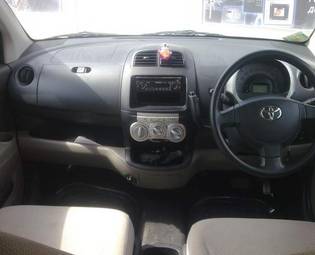 2004 Toyota Passo Photos