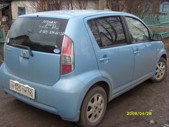 2004 Toyota Passo Photos