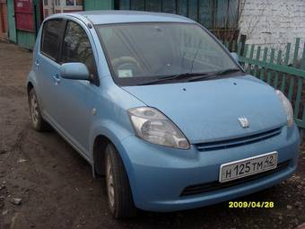 2004 Toyota Passo Photos