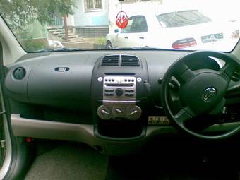 2004 Toyota Passo Pictures