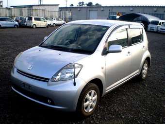 2005 Toyota Passo Photos