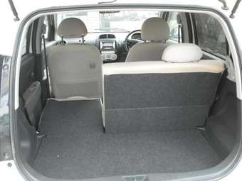 2005 Toyota Passo Photos