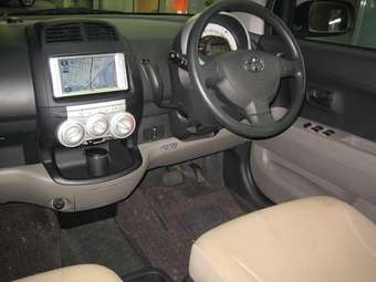 2005 Toyota Passo Photos