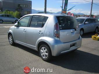 2005 Toyota Passo Pics