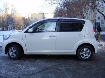 2005 Toyota Passo Photos