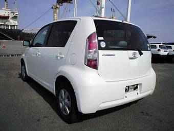 2005 Toyota Passo Pictures