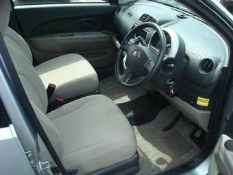 2005 Toyota Passo Pictures