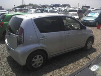 2005 Toyota Passo Pictures