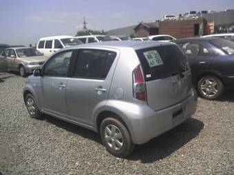 2005 Toyota Passo Photos