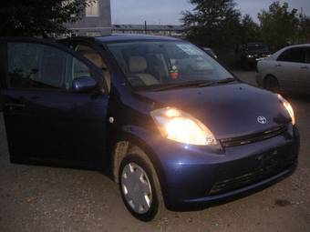 2006 Toyota Passo Photos