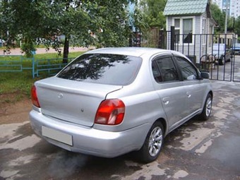 1999 Toyota Platz Images