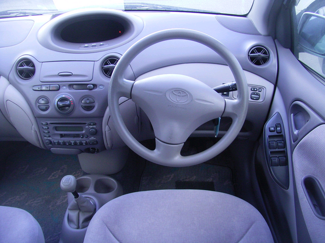 2001 Toyota Platz