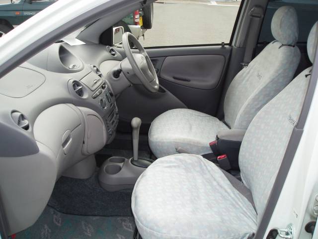 2001 Toyota Platz