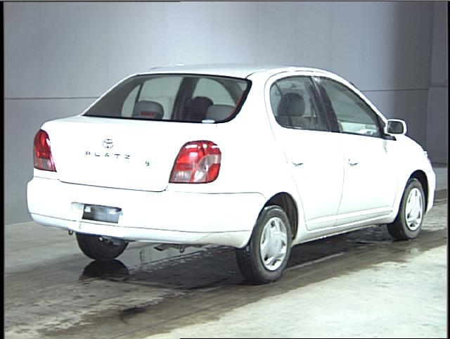 2001 Toyota Platz Photos