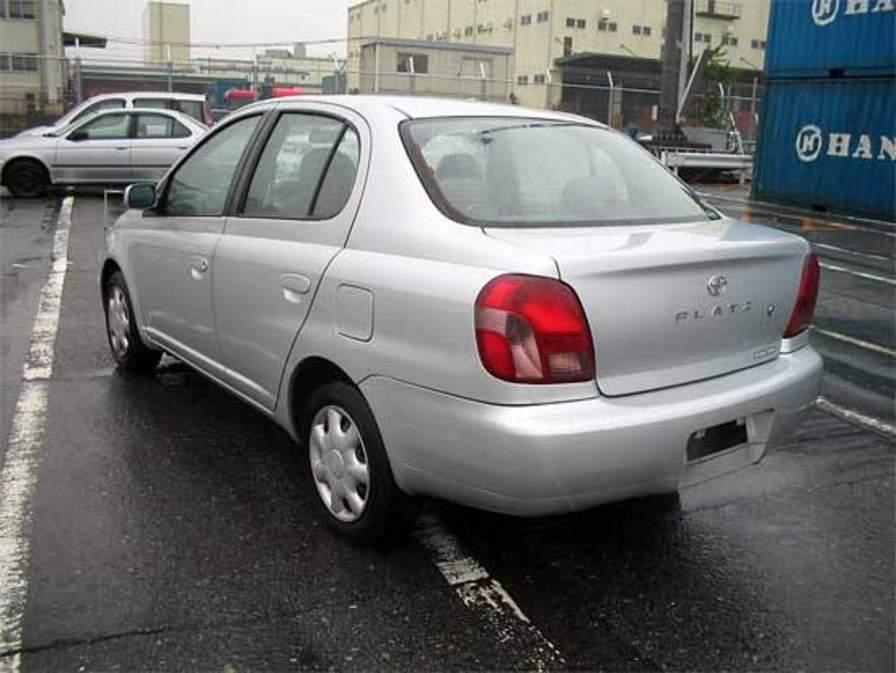 2001 Toyota Platz Photos