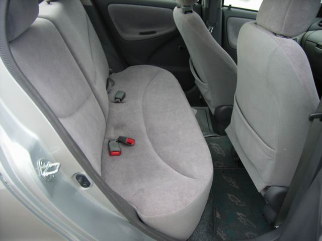 2001 Toyota Platz Photos