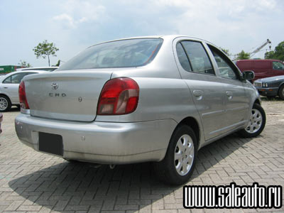 2001 Toyota Platz Pictures