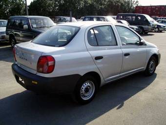 2001 Toyota Platz Pictures