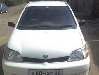 2001 Toyota Platz Photos