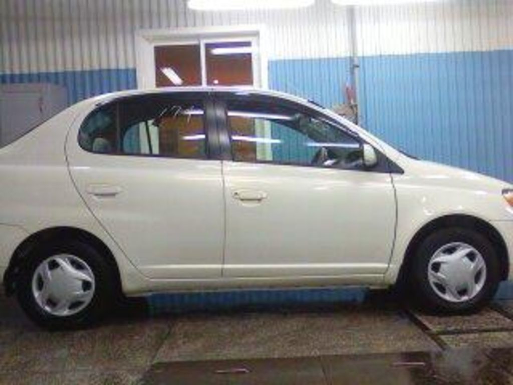 2002 Toyota Platz