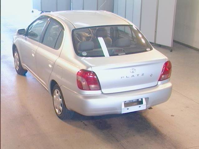 2002 Toyota Platz Pics