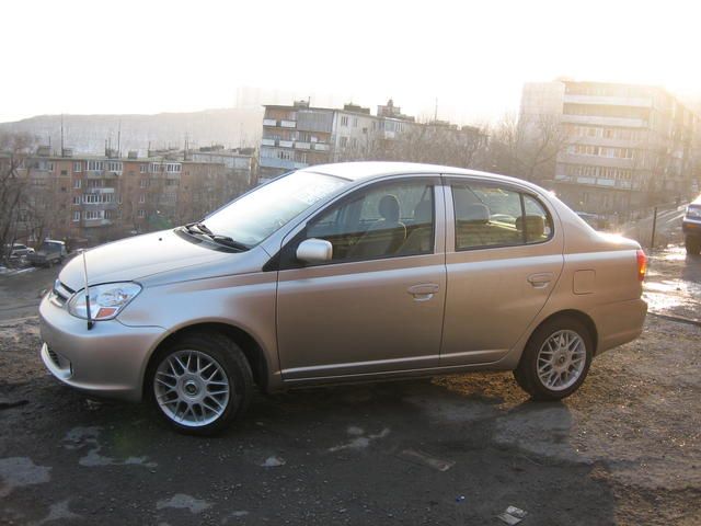 2003 Toyota Platz