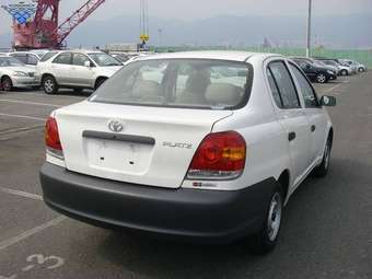 2003 Toyota Platz Pictures