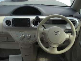 2004 Toyota Porte Pics