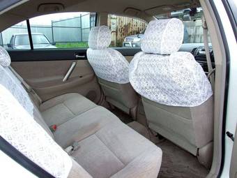 2004 Toyota Premio Pictures