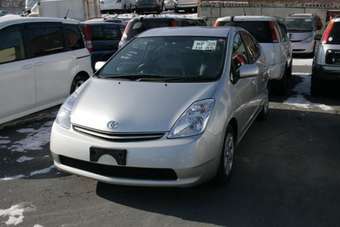2004 Toyota Prius Images