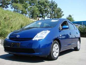 2004 Toyota Prius Pictures