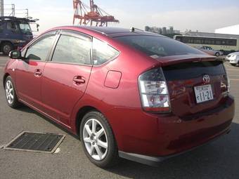 2004 Toyota Prius Photos