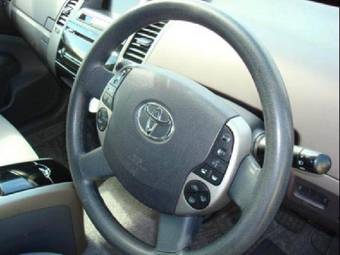2004 Toyota Prius Wallpapers