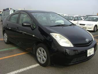 2004 Toyota Prius Images