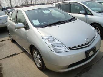 2004 Toyota Prius Photos