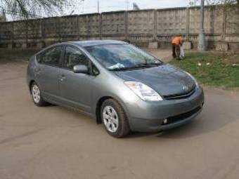 2004 Toyota Prius Pictures