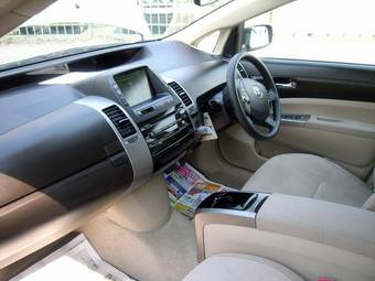 2005 Toyota Prius Pics