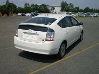 2005 Toyota Prius Photos