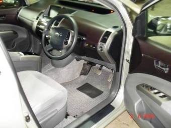 2005 Toyota Prius Images