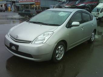 2005 Toyota Prius Pics