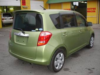 2005 Toyota Ractis Pictures